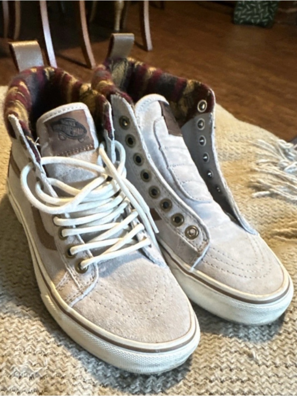 Vans SK-8 HI MTE Suede Sneakers with Patterned Collar - Light Gray